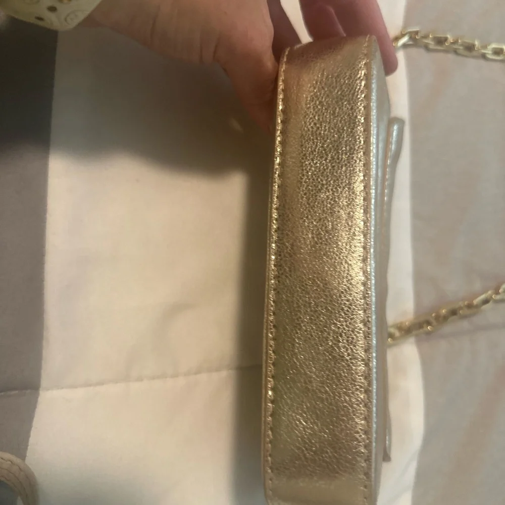 Tory Burch Gold Metallic Women's Bag - Picture 3 of 5